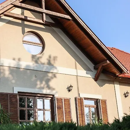 Apartment Vaddiszno Apartman Jakuzzis Vendeghaz